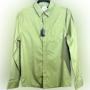 Women’s green button down shirt. NWT. Size small.